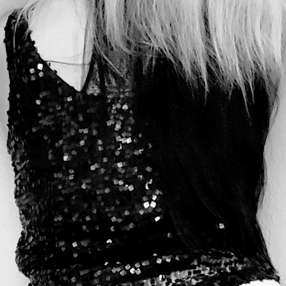 Sequin Top - Picture 2 of 5